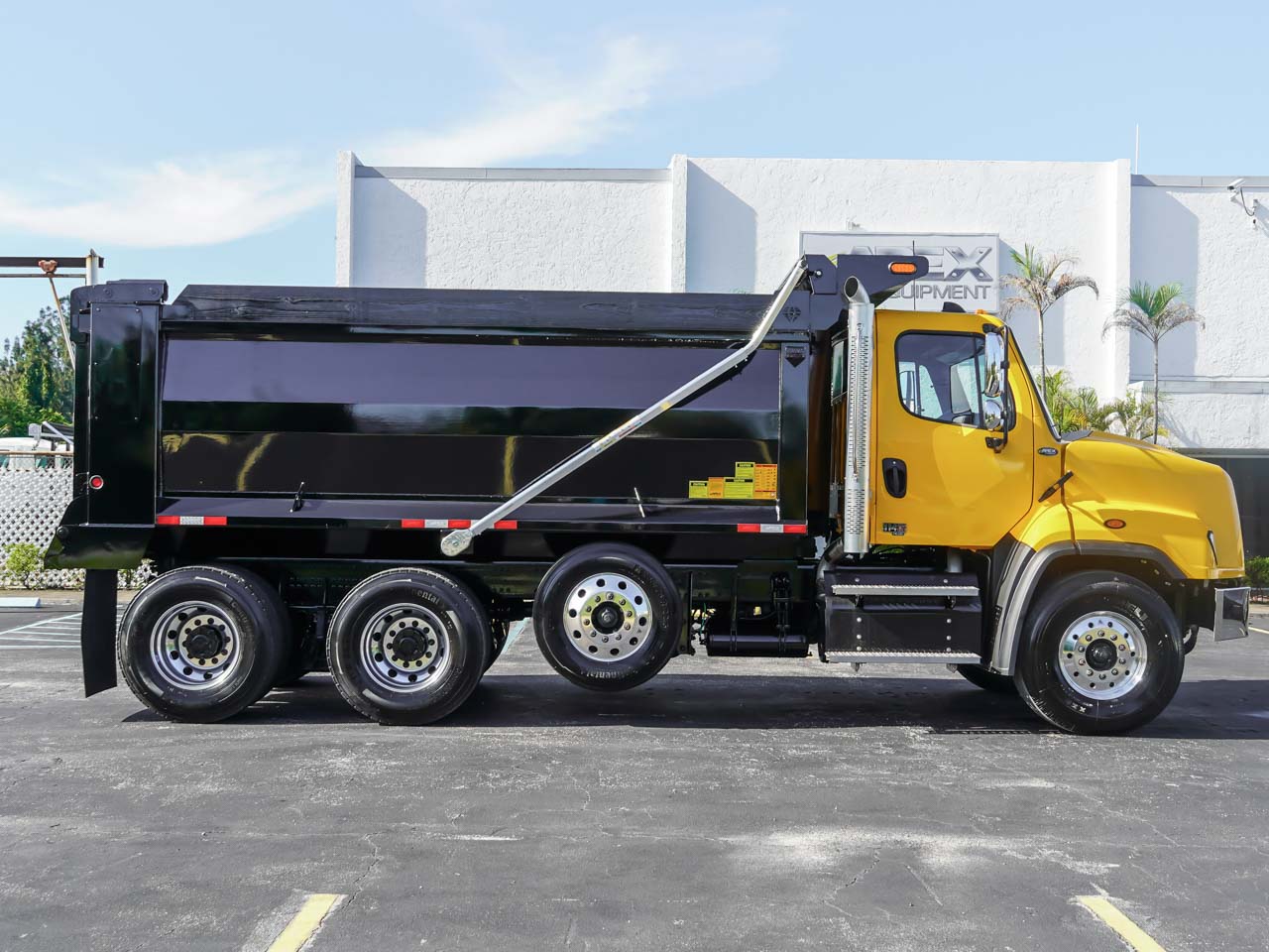 2026 FREIGHTLINER 114SD DUMP TRUCK FOR SALE 2026 FREIGHTLINER 114SD DUMP TRUCK FOR SALE - image 5 of 6