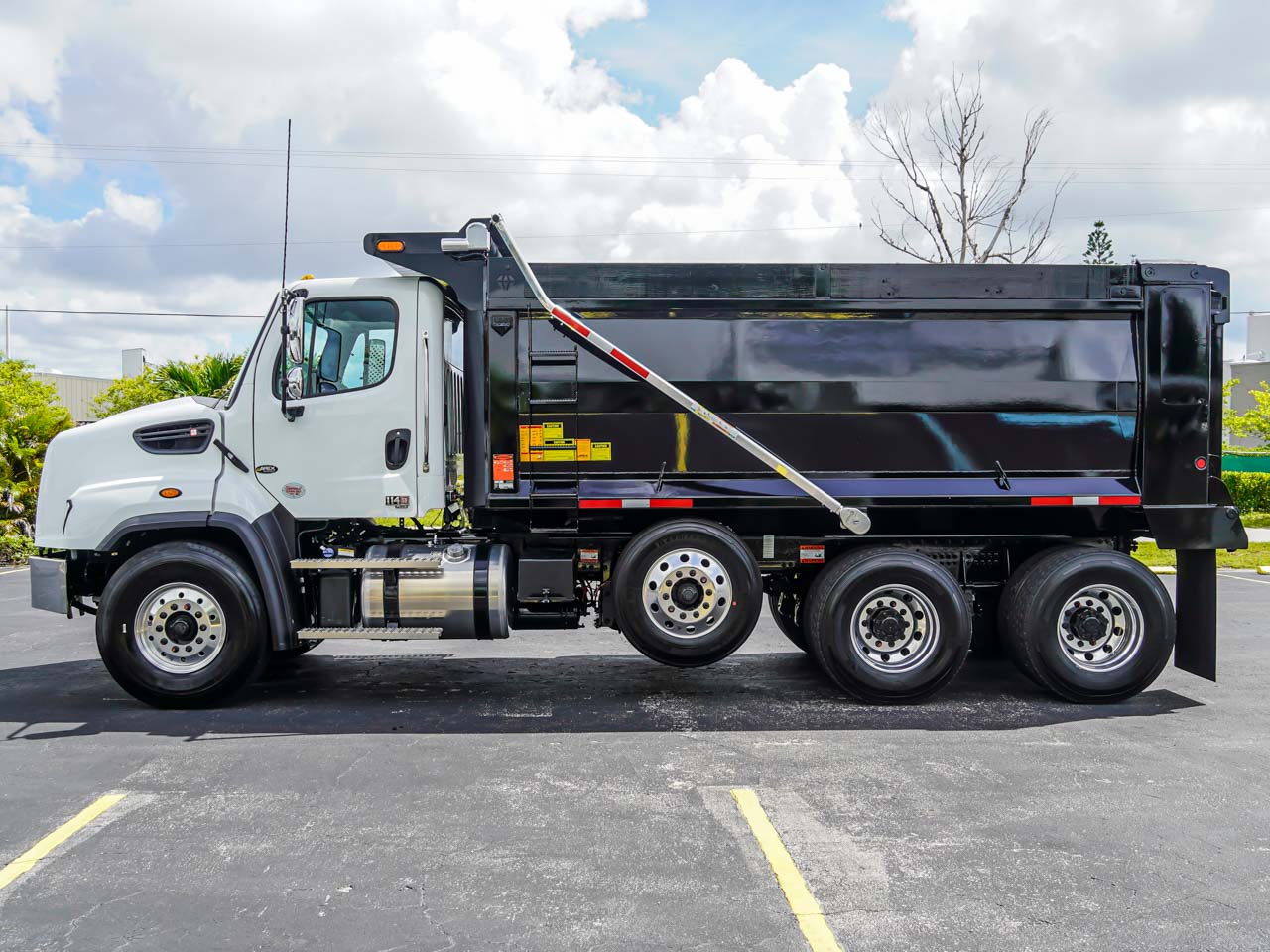 2026 FREIGHTLINER 114SD DUMP TRUCK FOR SALE 2026 FREIGHTLINER 114SD DUMP TRUCK FOR SALE - image 5 of 6